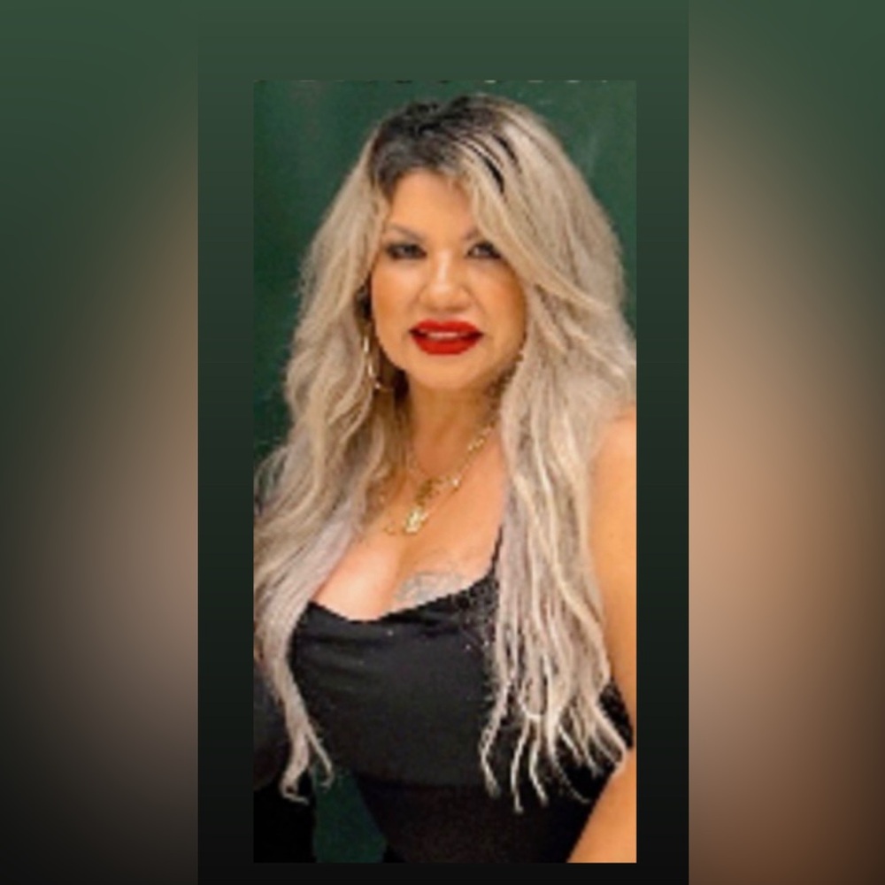 Meet your Posher, Alejandra